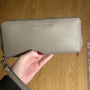 Gray leather Michael Kors wallet